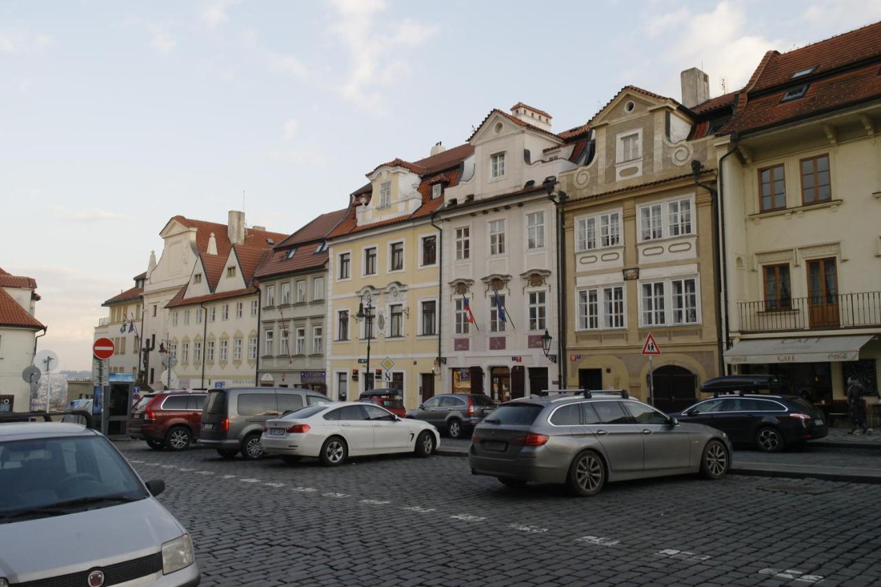 Room&kitchen Next To Castle * Praga